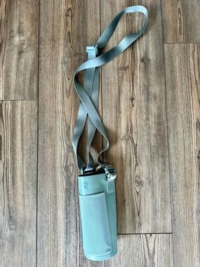 Hydro Flask seafoam Green Insulated Bottle Sling with Adjustable Strap